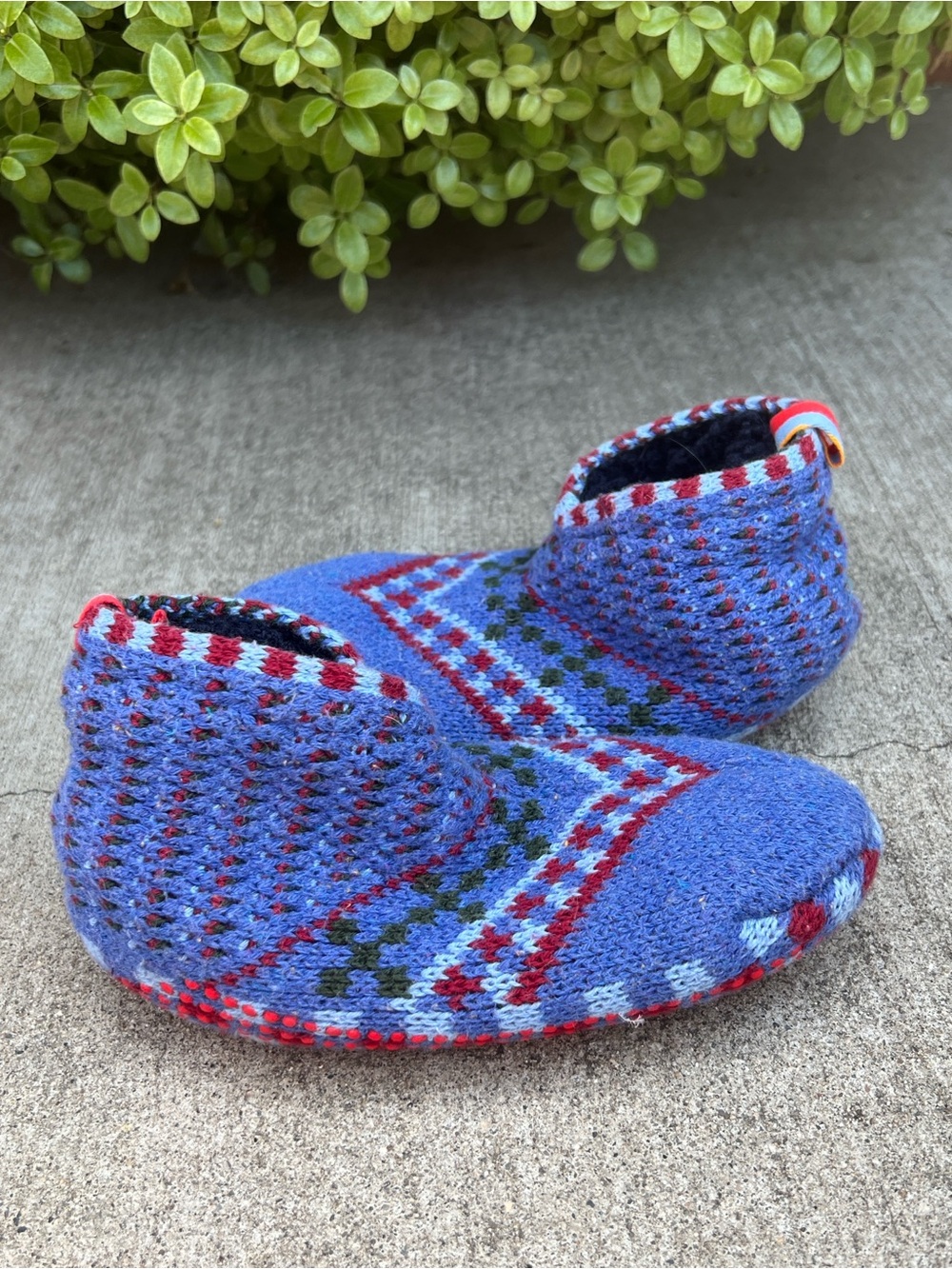 Bombas Blue Knit Kids Slippers with Red and Green Accents